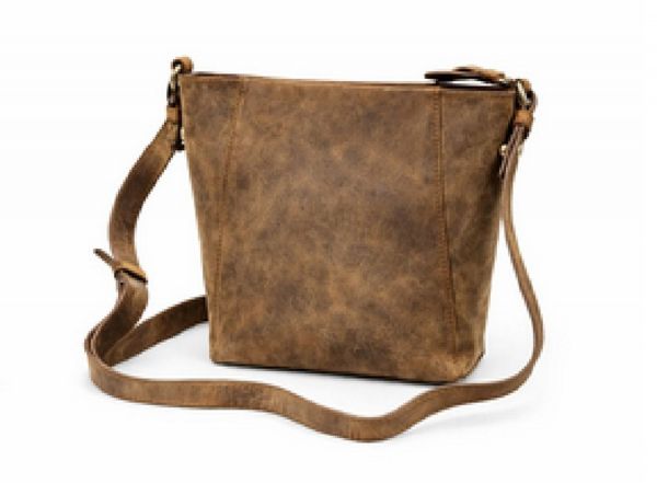 Bull Hunt Cassie-Hunter Brown
                                                    